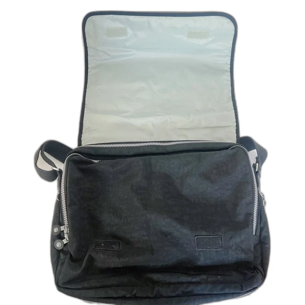 Kipling y2k Vintage Black Nylon Messenger Bag Laptop Bag Travel Bag